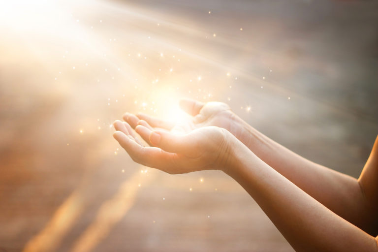 Murmures de l'âme, Célia Imboden, Célia Ricardo, médiumnité, médium, défunts, guérison, reiki, soin énergétique, transe, tarots, tarologue, spiritualité, méditation, sierre, valais, rêve, déployez ses ailes, intuition, guidance, écriture inspirée, liste de prix, guérisseuse, guérisseurs, thérapeute, coaching, développement personnel, pouvoir personnel, âme, loi de l’attraction, faiseurs de secrets